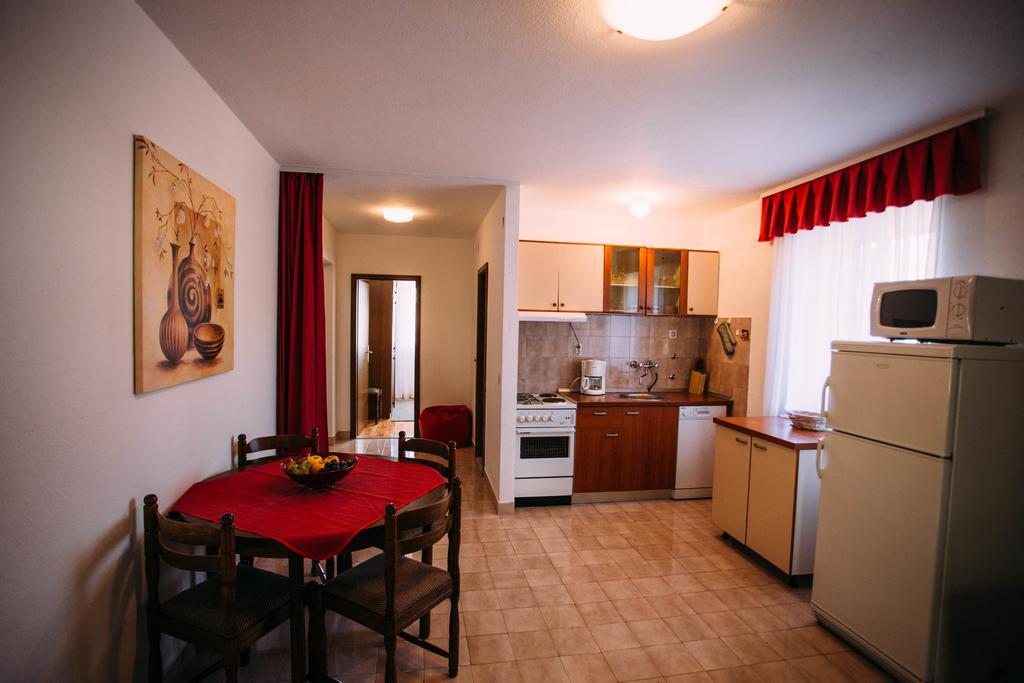 Apartments Ivana Sutivan Szoba fotó